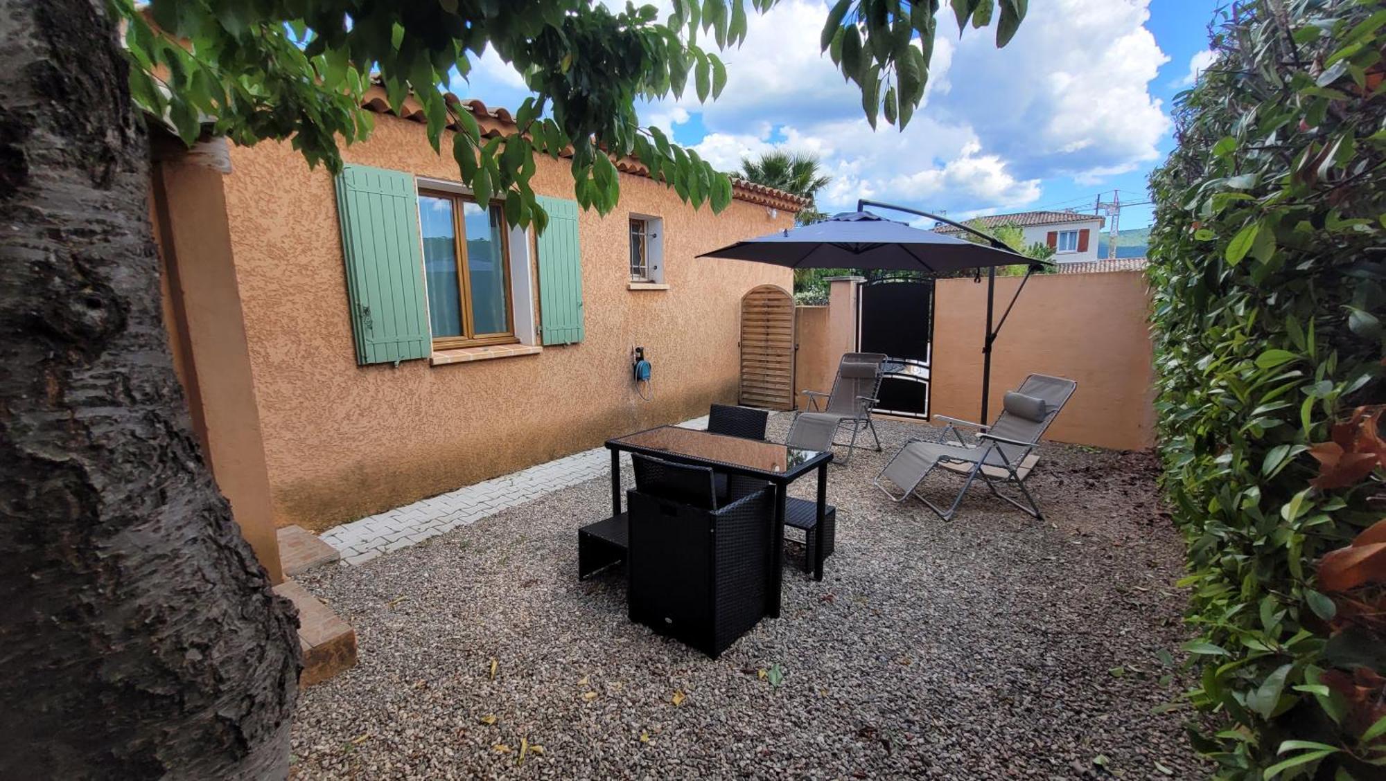 Le Petit Chez Nous Gite Climatise Jardin Pignans Eksteriør billede